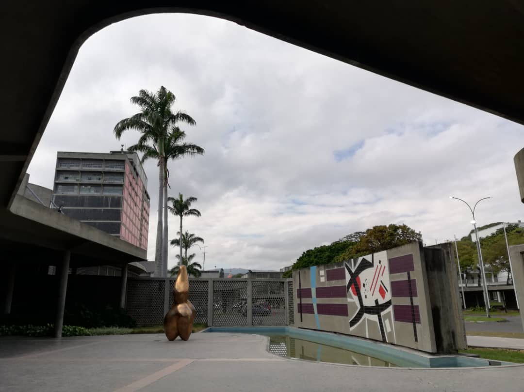 Your Alternative text